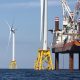 Elektrische installatiewerkzaamheden in een offshore windplatform